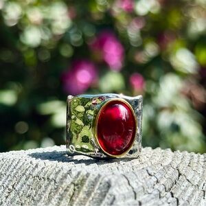 New Vintage Style Red Cubic Zirconia Silver & Gold Ring ~ 8 ♥️